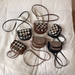 ￼TÚI ĐEO CHÉO MINI DÁNG BẦU CARO HOẠ TIẾT