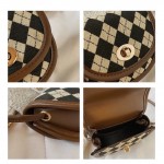 ￼TÚI ĐEO CHÉO MINI DÁNG BẦU CARO HOẠ TIẾT