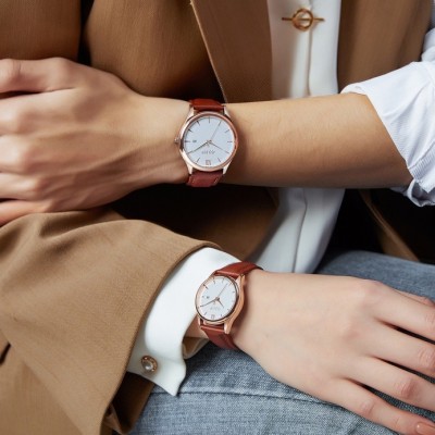 ￼Đồng hồ đôi dây da có lịch ngày