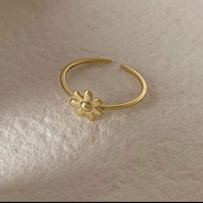 Nhẫn bông hoa vàng