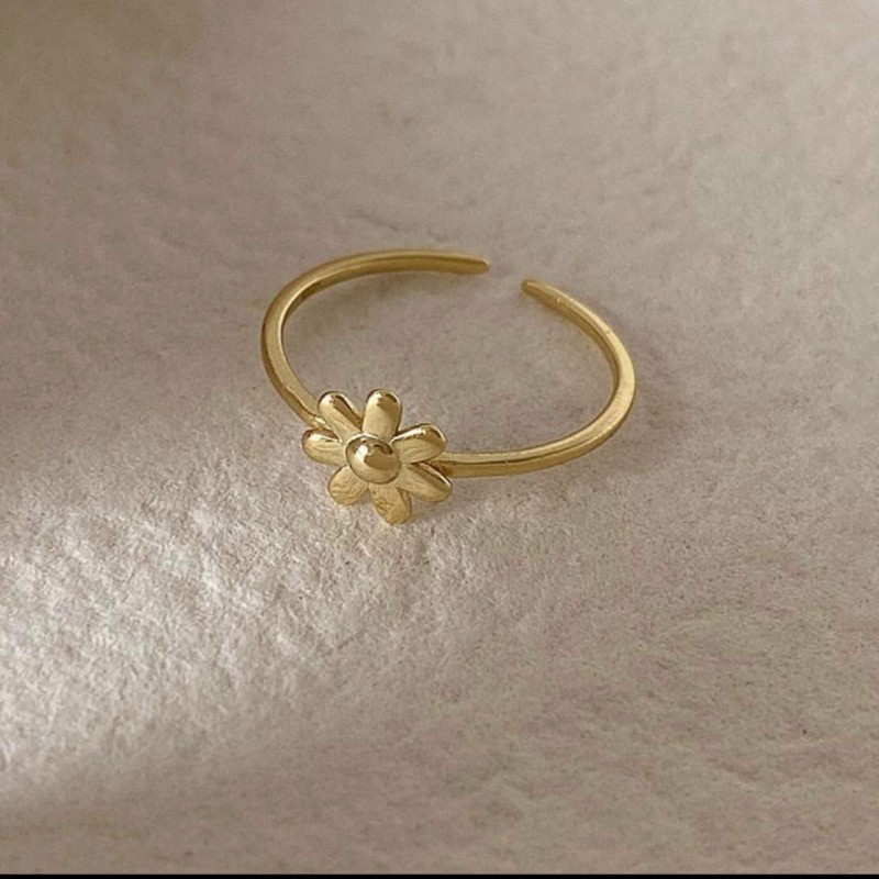 Nhẫn bông hoa vàng