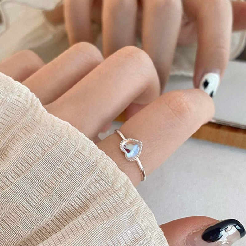 Nhẫn kim cương trắng