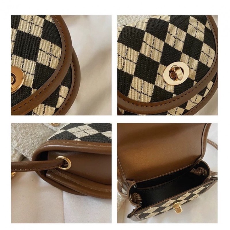 ￼TÚI ĐEO CHÉO MINI DÁNG BẦU CARO HOẠ TIẾT